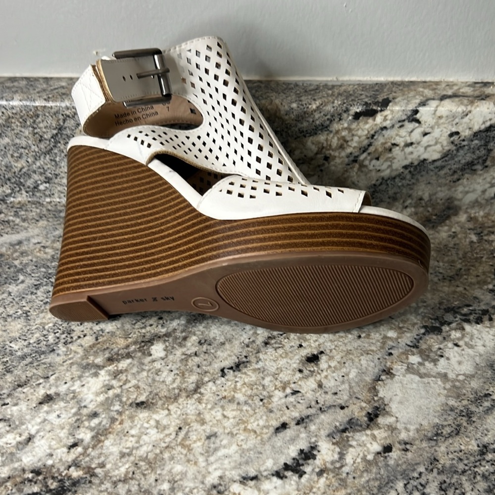 Parker & Sky wedge sandals for women. Size 7 - Picture 4 of 10